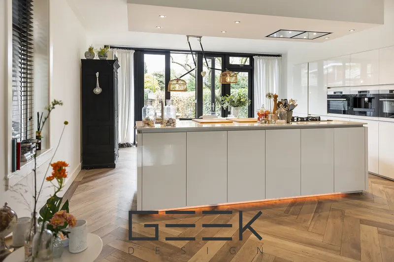 Kitchen with garden view